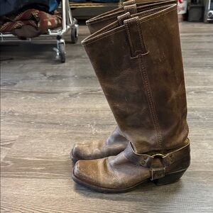 Frye
Brown Leather Combat Boots